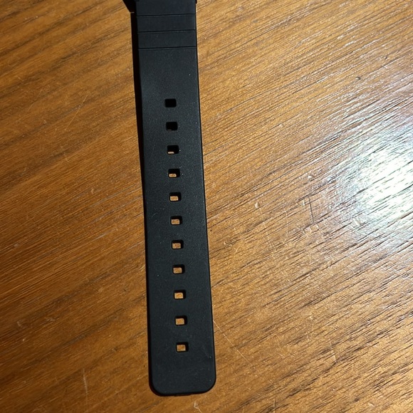 Casio watch large cities print round white face black buckle band - Picture 3 of 8